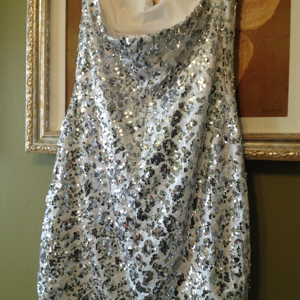 dress - Picture 4 of 8
